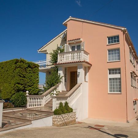 F• R• I• E• N• D• S• Bed and Breakfast Novalja Εξωτερικό φωτογραφία