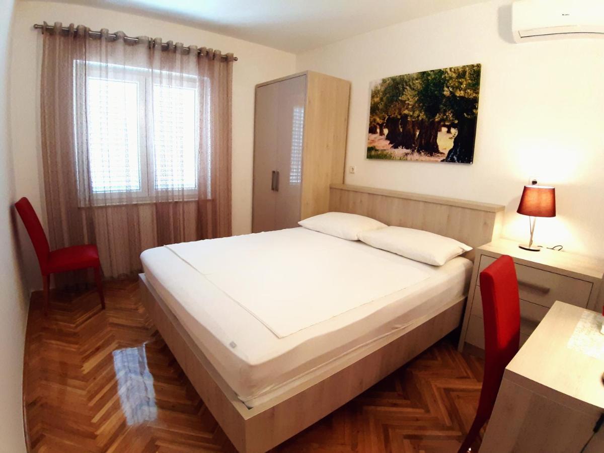 F• R• I• E• N• D• S• Bed and Breakfast Novalja Εξωτερικό φωτογραφία