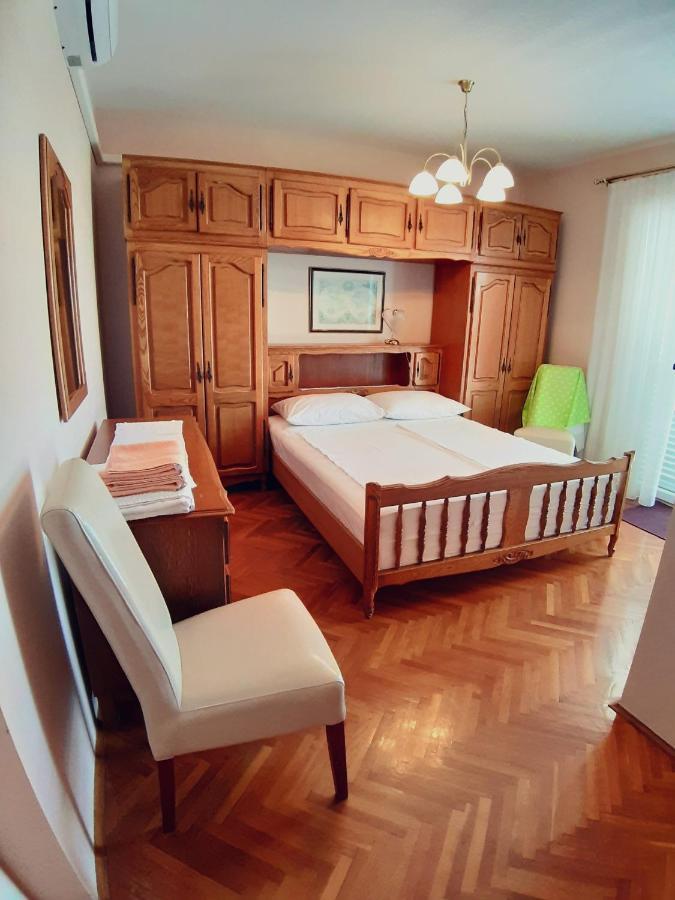 F• R• I• E• N• D• S• Bed and Breakfast Novalja Εξωτερικό φωτογραφία