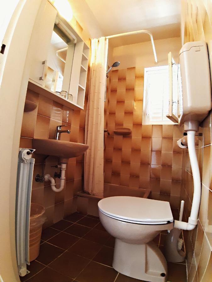 F• R• I• E• N• D• S• Bed and Breakfast Novalja Εξωτερικό φωτογραφία