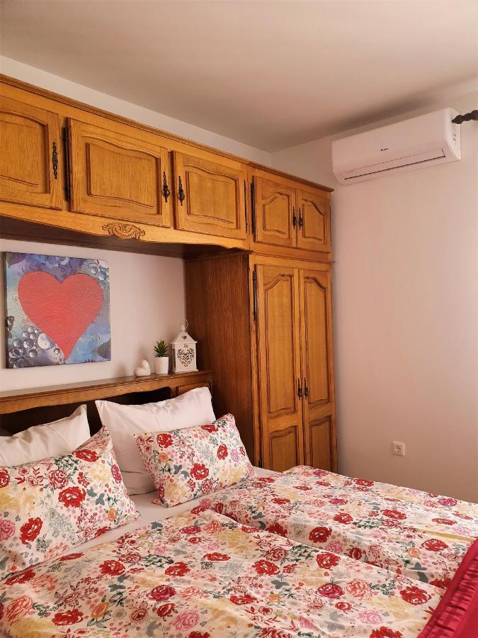 F• R• I• E• N• D• S• Bed and Breakfast Novalja Εξωτερικό φωτογραφία