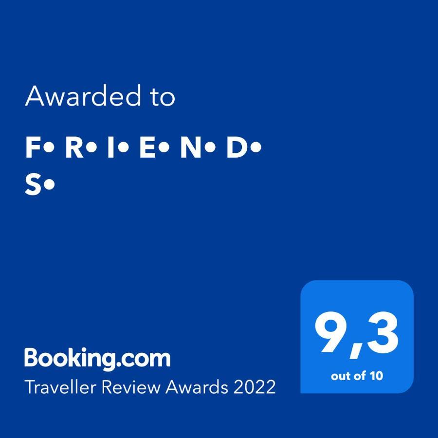 F• R• I• E• N• D• S• Bed and Breakfast Novalja Εξωτερικό φωτογραφία